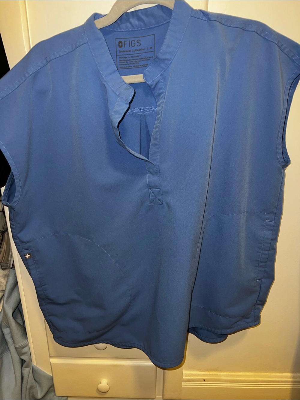 Figs ceil blue set. Small stain
